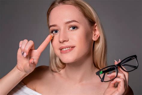 Pros And Cons Of Wearing Contact Lenses