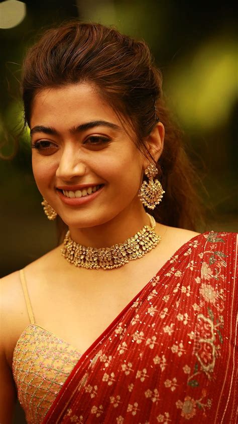 Rashmika Mandanna Telugu Actress Model Saree Beauty HD Phone