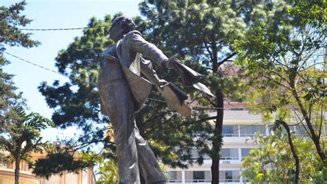 Monumento a Miguel Ángel Asturias Los 12 monumentos imperdibles de la