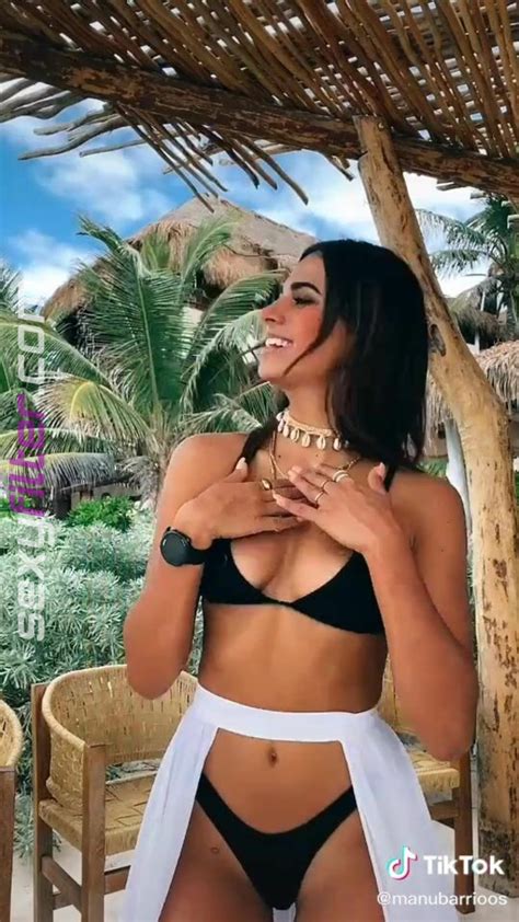 Manu Barrios Looks Erotic In Black Bikini Sexyfilter