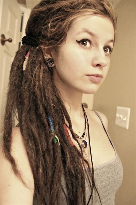 Pin By Kayce On Dreadlocks Beautiful Dreadlocks Dreads Girl White