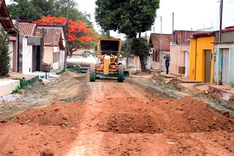 Prefeitura Avan A Obras De Pavimenta O No Bairro Vila Cara Pe