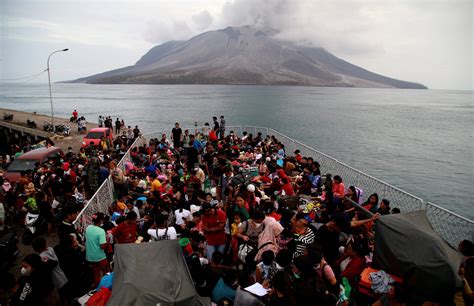 Mount Ruang Eruption Indonesia Permanently Relocates 10 000 North