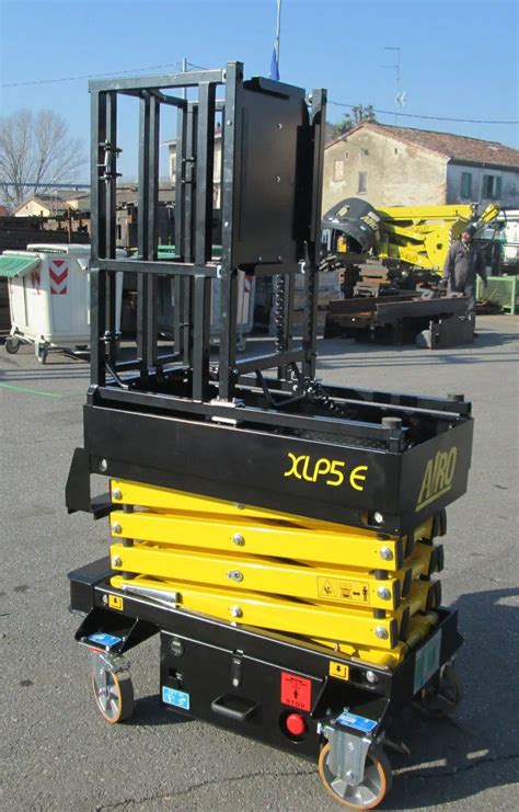 AIRO XLP5 E DUAL Specs 2022 2024 Wheeled Scissor Lifts LECTURA