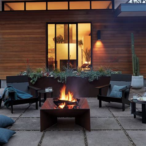 These Modern Fire Pits Will Keep You Cozy All Year Yardzen