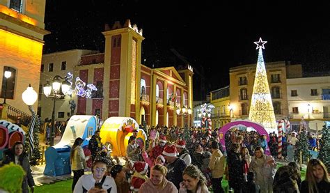 La Navidad inunda la Plaza de la Constitución de Berja con la