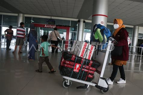 Jumlah Penumpang Di Bandara Tjilik Riwut Menurun Antara Foto