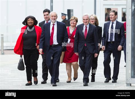 Labour party shadow cabinet hi-res stock photography and images - Alamy