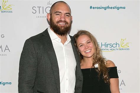 Ronda Rousey and Travis Browne Wed in Hawaii