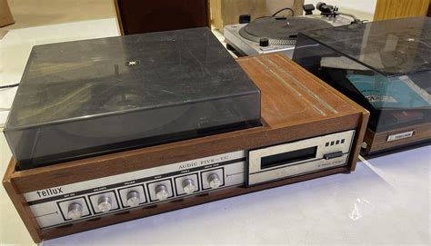 Lot 10 - RECORD PLAYERS & SPEAKERS.