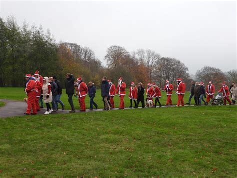Santa and Elf Run 2022 – A festive success - Dorothy House