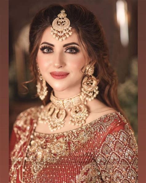 Moomal Khalid Latest Beautiful Bridal Shoot Makeup