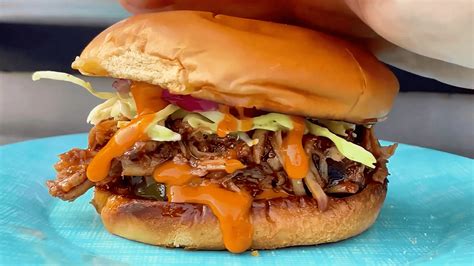 18 Steps To Pretty Much The Perfect Smoked Pulled Pork Sandwich