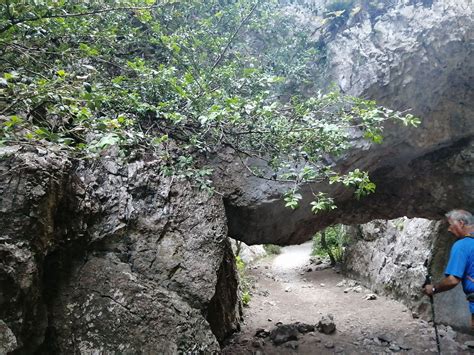 Randonn E Marche Cheval Blanc Les Gorges Du Regalon Sitytrail