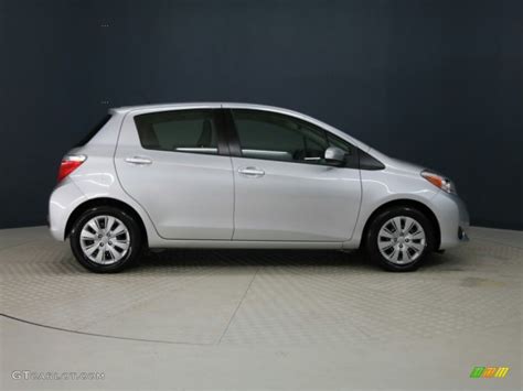 Classic Silver Metallic Toyota Yaris L Door Photo