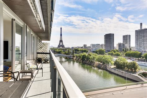 Appartement Quai De Seine Balcon Filant Vue Tour Eiffel