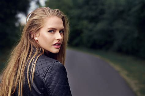 Leather Jackets Face Road Back Juicy Lips Blonde Women Blue Eyes