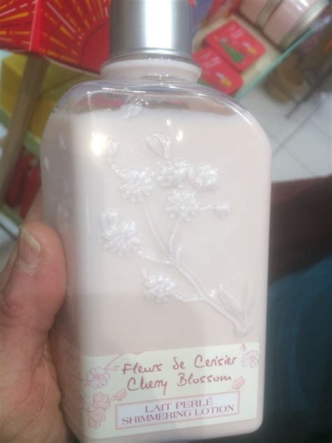 L Occitane en Provence Lait perlé fleurs de cerisier pour le corps