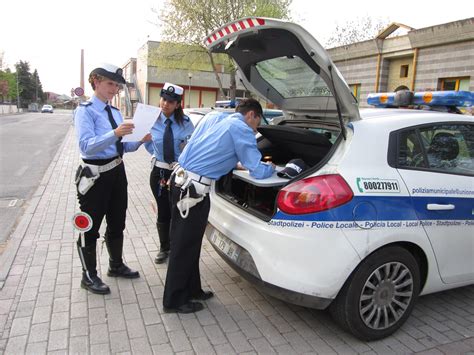 Modena Lotta Alle Truffe E Aiuti Agli Anziani Un Video Spiega I