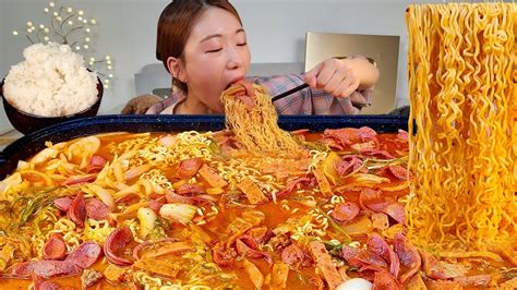 Asmr 햄 가득 넣은 부대찌개에 라면 넣어서 밥 말아서 리얼먹방 Spicy Sausage Stew Ramen Mukbang Youtube