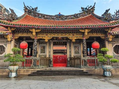 Longshan Temple: How to Pray for Love at Taipei’s Top Temple - Taiwan ...