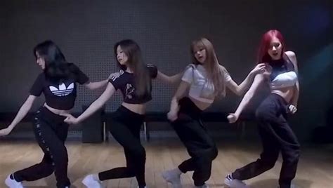 The Crop Top Adidas Jennie Kim In The Video Ddu Ddu Duu Dance Practice Video Of Blackpink Spotern