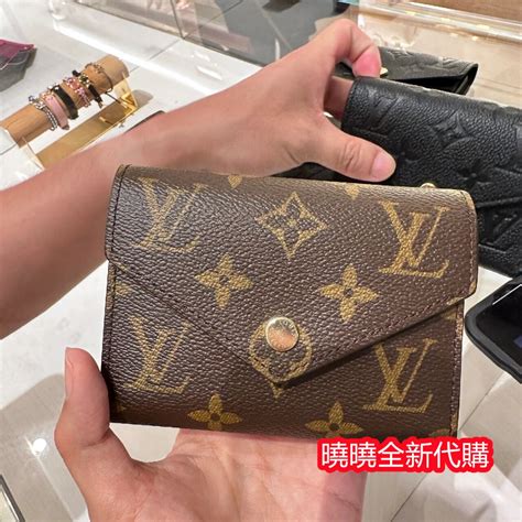 曉曉全新代購 Lv 路易威登victorine 經典老花 信封式 三折短夾 M62472 皮夾豆豆夾皮夾錢包 蝦皮購物