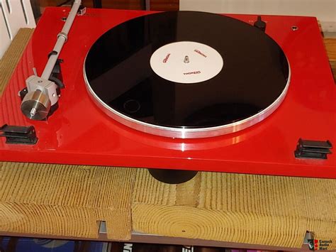 Thorens Td Turntable Gloss Red Photo Canuck Audio Mart