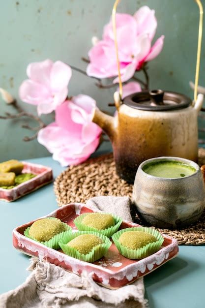 Postre De Arroz Tradicional Asi Tico Matcha Mochi Verde Dulce En Plato