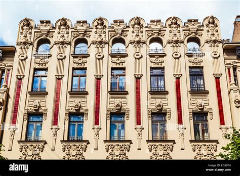 Fachada De Estilo Jugendstil Art Nouveau Edificio En A Alberta Iela