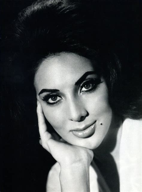 Naked Lorena Velázquez Added 07 19 2016 by Pepelepu