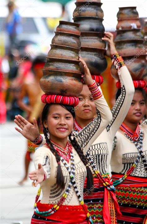 Panagbenga Festival Baguio City — Stock Editorial Photo © H3k27 21399051