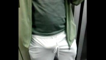 Gostosão excitado no metrô XVIDEOS