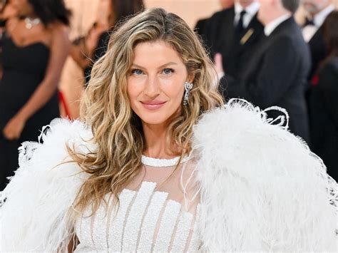 Gisele Bündchen Stars in Latest Victoria’s Secret Campaign