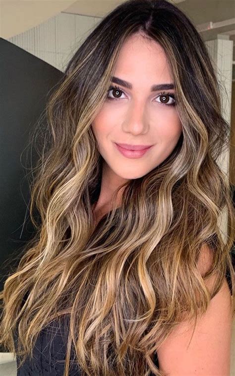 Gorgeous Hair Colour Trends For 2021 Stylish Illuminated Brunette Inspiração Cabelo Idéias