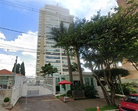 Adolescente De Anos Morre Ap S Se Enroscar Em Escada De Piscina Em