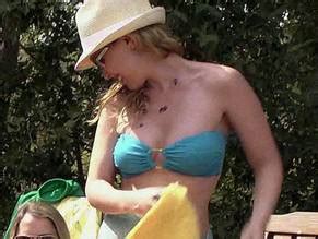 VICTORIA GOLD Nude AZNude