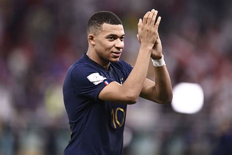 PSG Mercato Mbappé va signer au Real une déclaration forte tombe