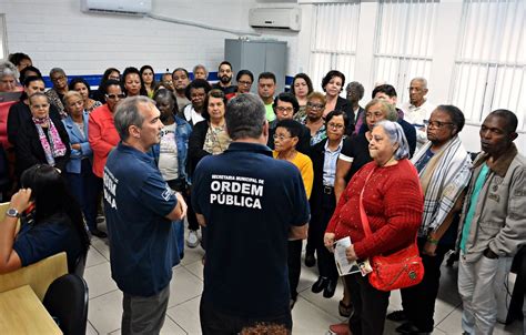 Participantes Da Melhor Idade De Volta Redonda Recebem Diplomas De