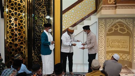 Pemanfaatan Perdana Masjid Songkok Recca Bupati Berdiri Tanpa