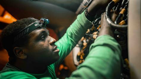 Dvids Images Sailor Conducts Maintenance Aboard Uss Carl Vinson