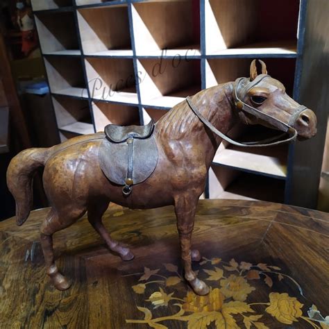 Figurine Cheval En Cuir Epoque Xx Me Brocante En Ligne Antiquit S