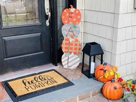 DIY Tutorial: Delightful Rustic Fall Sign for Your Porch - Craft and ...