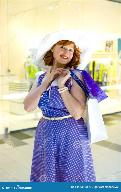 Pin Up Shopping Stock Photo Image Of Fashion Gentle 44473128