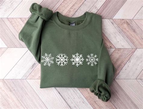 Snowflake Sweatshirt Comfy Sweatshirt Crew Neck Sweatshirt Etsy In 2023 Matching Christmas