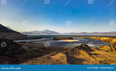 Panorama Del Lago De Sal Del Cráter Assal Djibouti Foto de archivo