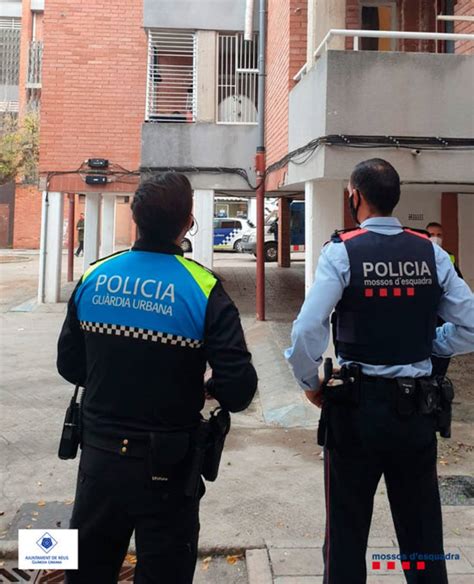 Un Agente De Los Mossos Apartado Por Su Actuaci N Al Disolver Un