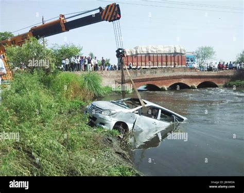 Uttar pradesh police car hi-res stock photography and images - Alamy