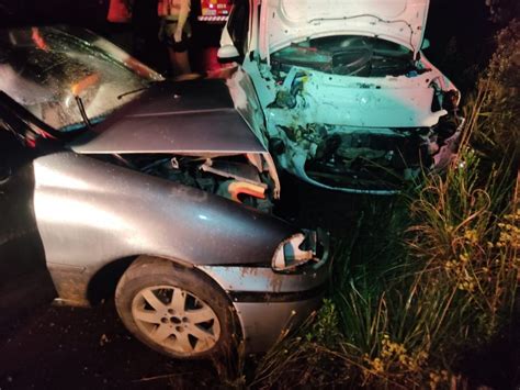 Carros Colidem De Frente E Pessoas Ficam Feridas Em S O Joaquim