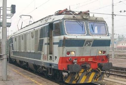 FS Locomotiva Elettrica E 632 Con Pantografi 52 Livrea Blu Grigia Con